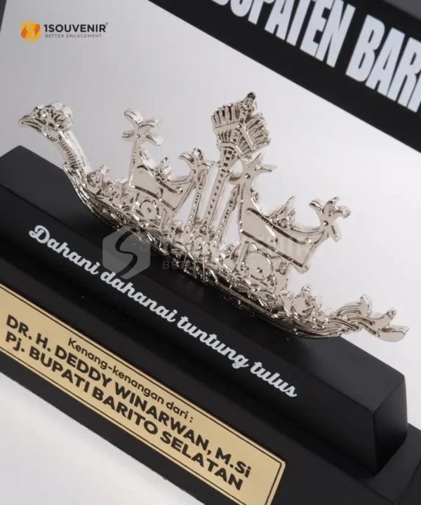 DETAIL-PF211 Framed Plaque of the Regent of South Barito