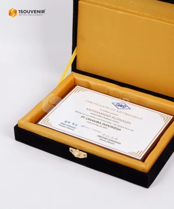 DETAIL2-PK446 Wooden Plaque for Assistant Officer Production
