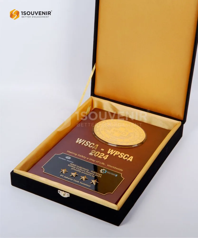 DETAIL2-PK452 Wooden Plaque of WSO Indonesia