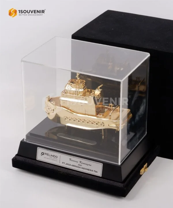 DETAIL2-SM442 Miniature Tugboat – PT Jasa Armada Indonesia