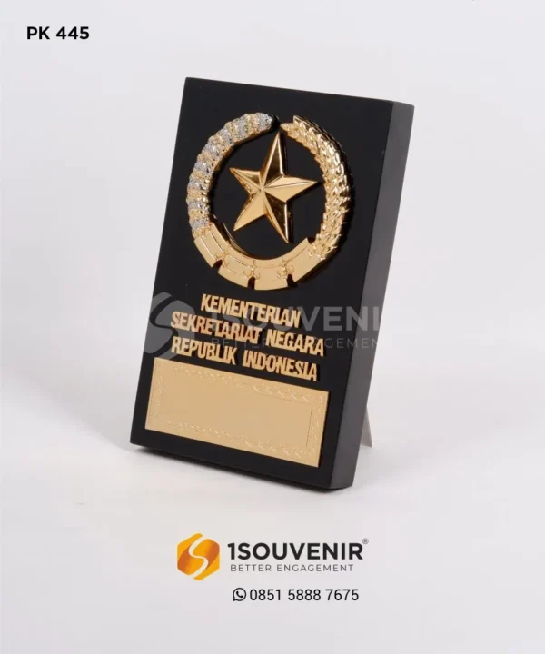 PK445 Wooden Plaque for the Ministry of State Secretariat