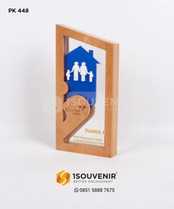 PK448 Wooden Plaque of Appreciation for Private Clinic Contributions