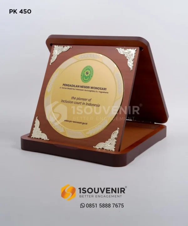 PK450 Wooden Plaque of The Pioneer of Inclusion Court