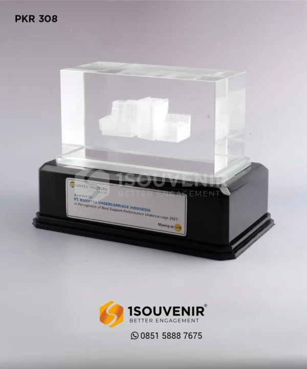 PKR308 Crystal Plaque of United Tractors Award