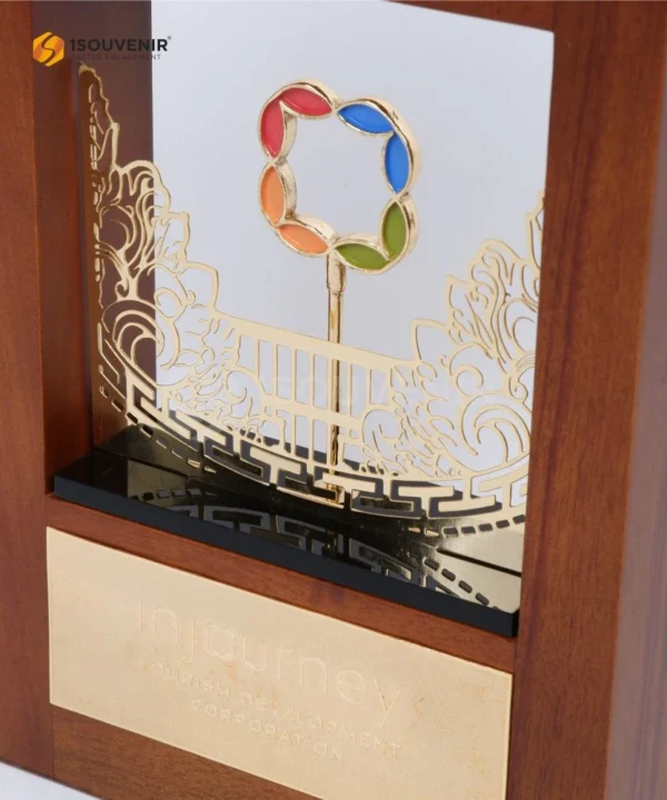 DETAIL-PF238 Frame Plaque InJourney Tourism