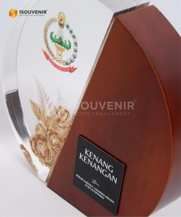DETAIL-PK457 Wooden Plaque Karina Chandra