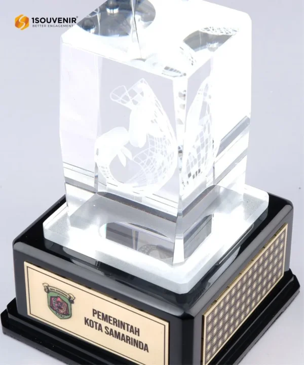 DETAIL-PKR328 Crystal Plaque Pesut Statue