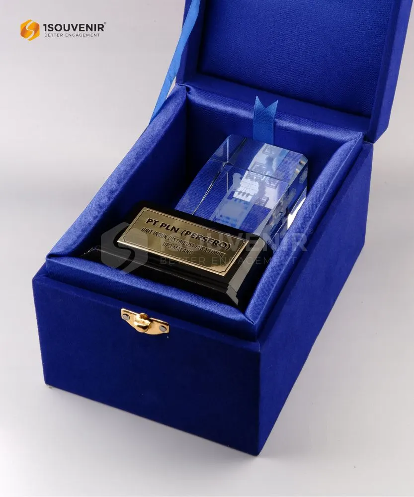 DETAIL2-PKR327 Crystal Plaque Travo UP3 Malang