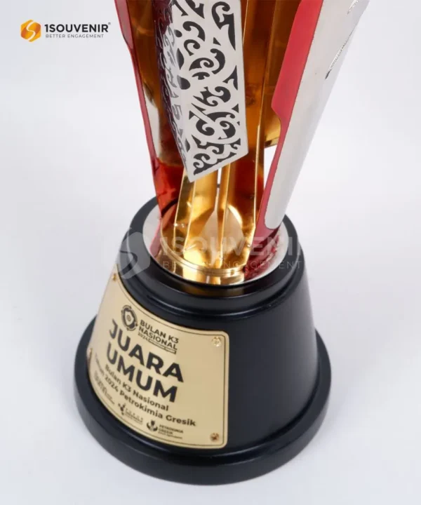 DETAIL2-PP279 Trophy BK3N 2024 Petrokimia Gresik