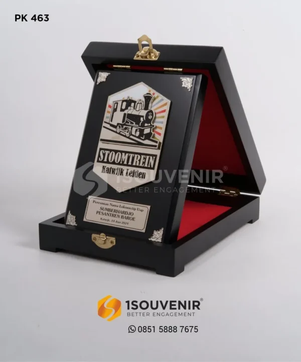 PK463 Wooden Plaque Stoomtren Katwijt