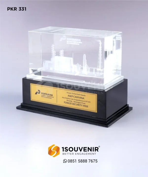PKR331 Crystal Plaque Pertamina International