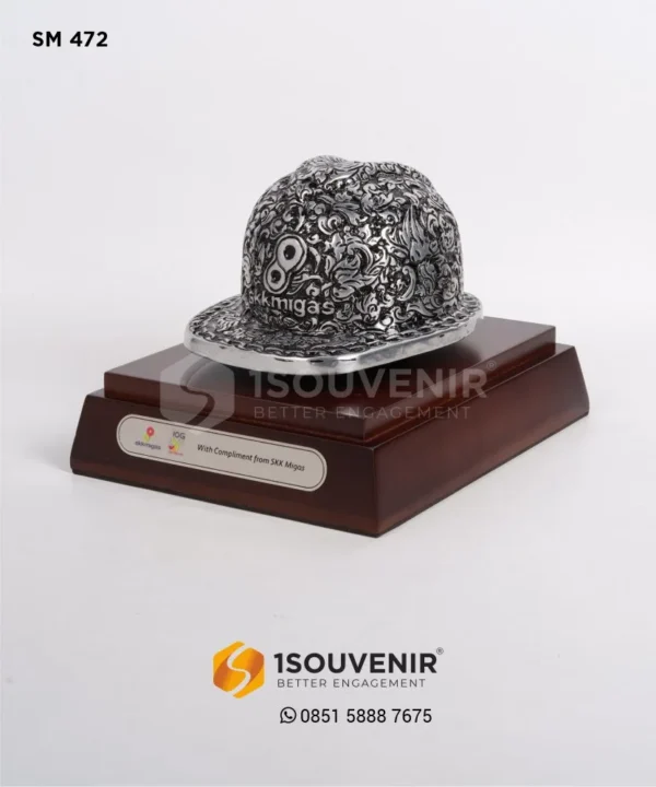 SM472 Miniature SKK Migas Helmet