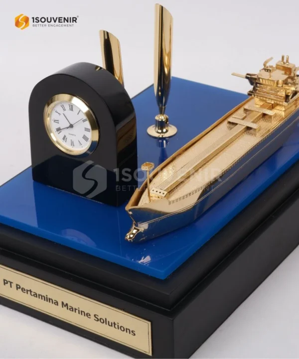 DETAIL-SM486 Miniature Tanker Ship