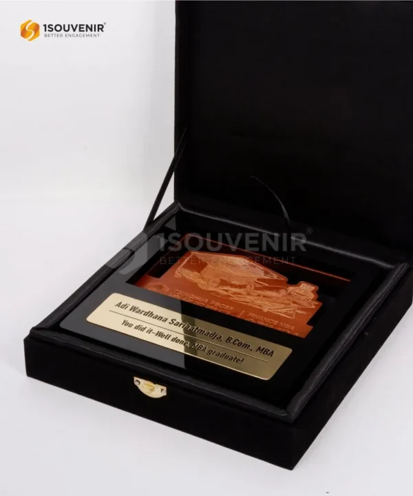 DETAIL2-PF264 Frame Plaque MBA Graduate