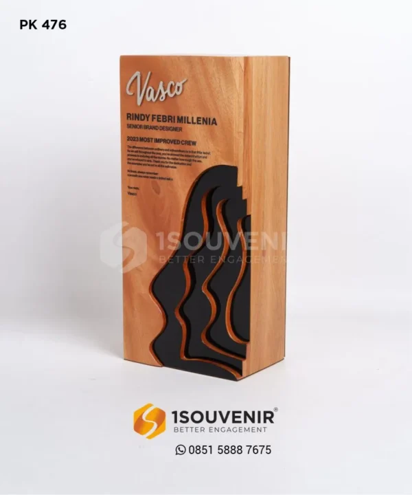 PK476 Wooden Plaque Senior Brand Designer Vasco