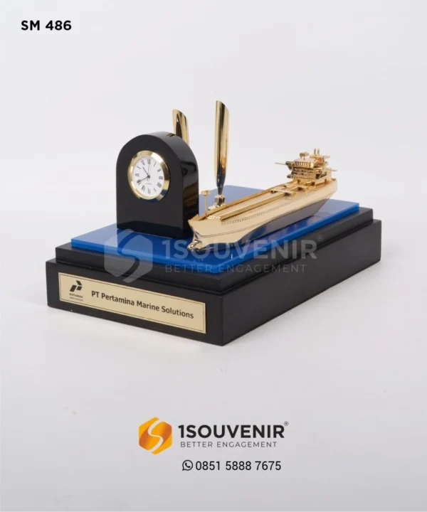 SM486 Miniature Tanker Ship
