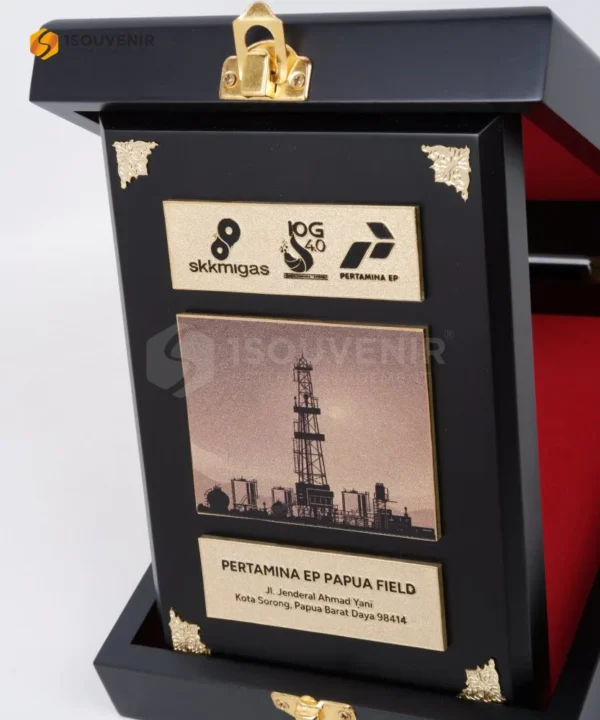 DETAIL-PK520 Wooden Plaque Pertamina EP Papua