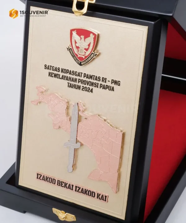 DETAIL-PK540 Wooden Plaque Satgas Kopasgat Pamtas