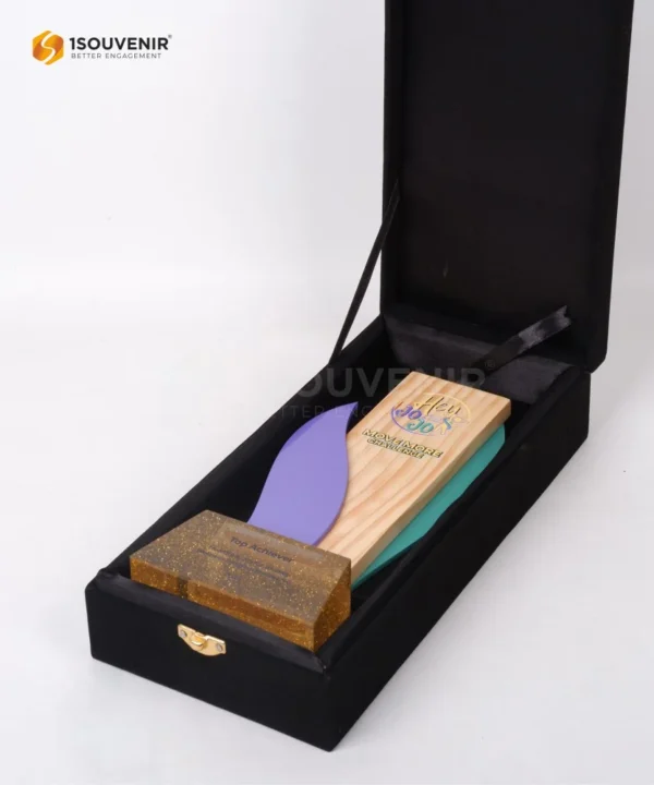 DETAIL2-PK538 Wooden Plaque Top Achiever