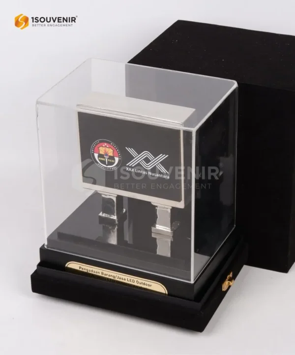DETAIL2-SM496 Miniature Videotron XAX