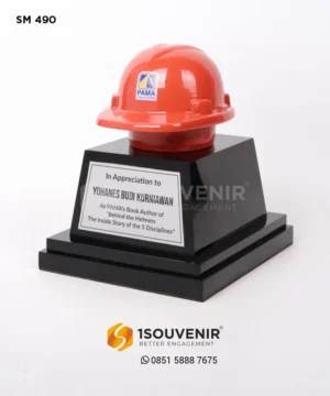 SM490 Miniature Helmet of Pamapersada