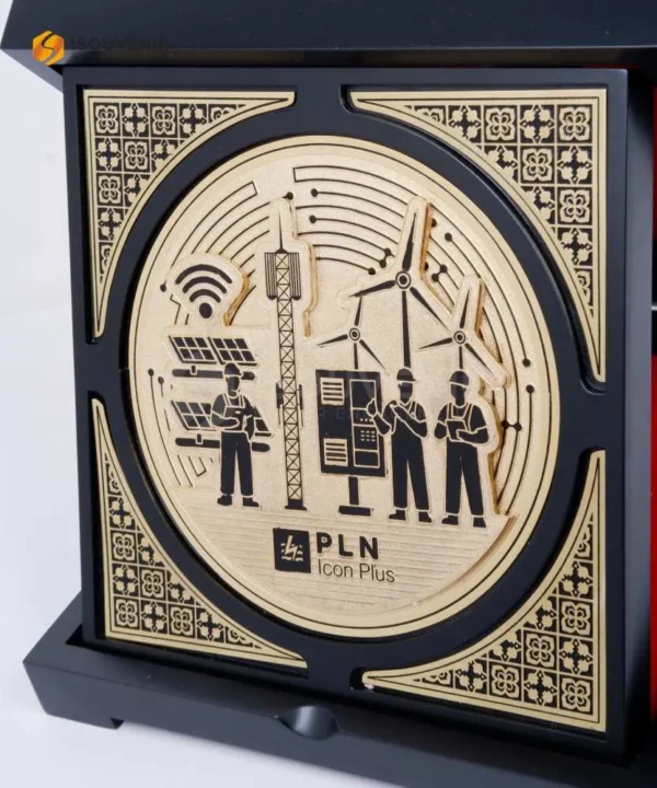 DETAIL-PK568 Wooden Plaque PLN Icon Plus