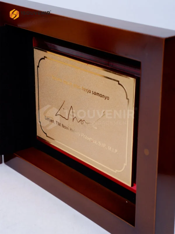 DETAIL-PK596 Wooden Plaque Bulog