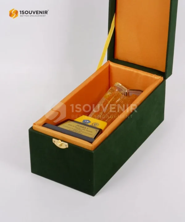 DETAIL2-MTQ224 Tropy MTQH Khat Al-Quran