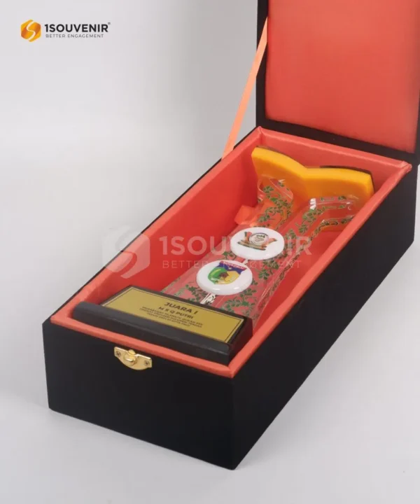 DETAIL2-MTQ234 Trophy MSQ Putri