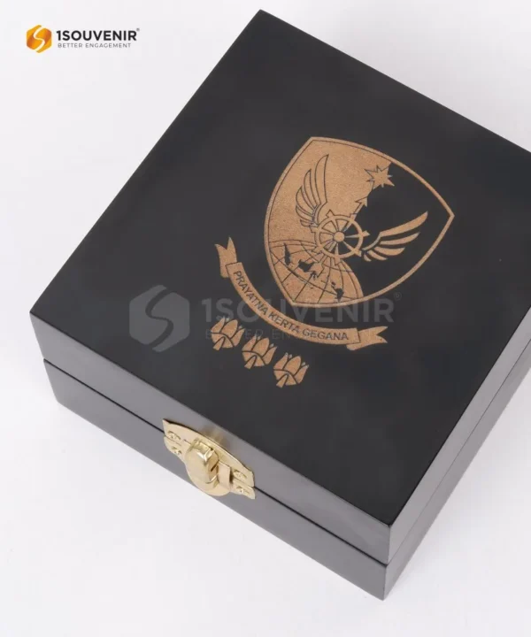 DETAIL2-PK576 Wooden Plaque TNI AU Zam