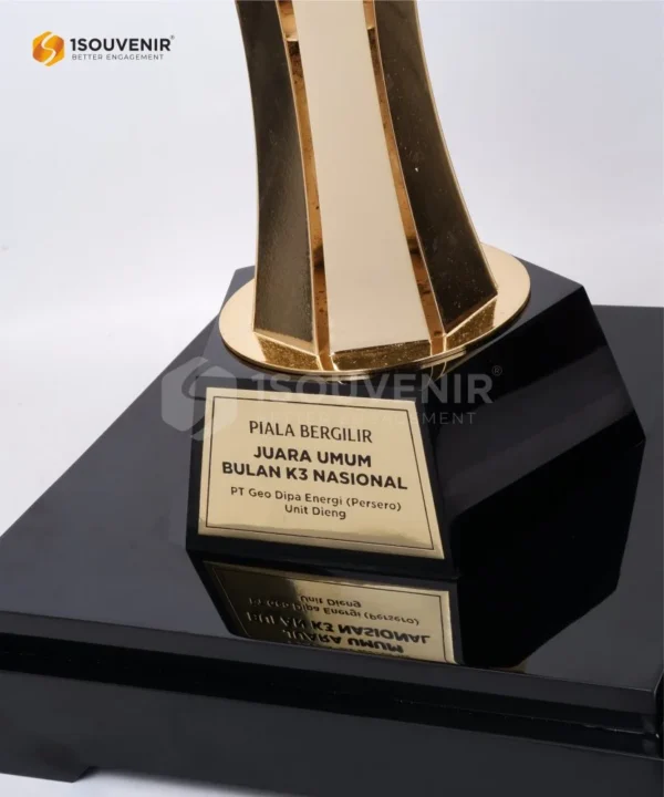 DETAIL2-TB264 Trophy Bulan K3 Nasional