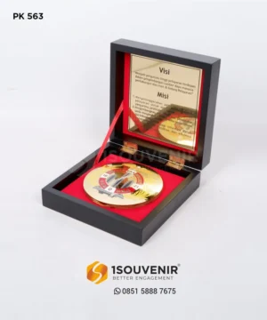 PK563 Wooden Plaque Politeknik Ilmu Pelayaran