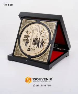 PK568 Wooden Plaque PLN Icon Plus