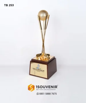 TB253 Trophy Semen Gresik Golf