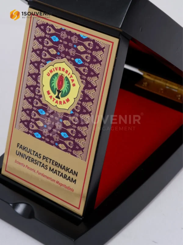 DETAIL-PK603 Wooden Plaque Mataram University