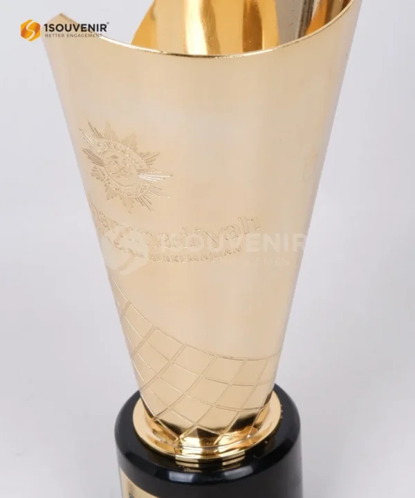 DETAIL-PP317 Trophy Central Leadership of Muhammadiyah