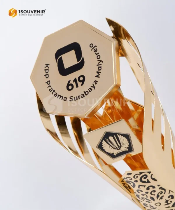 DETAIL-PP341 Trophy KPP Pratama Surabaya
