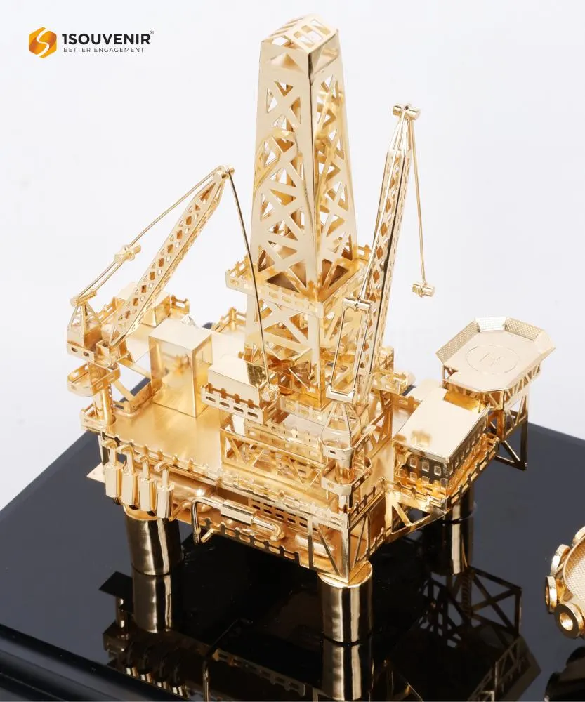 DETAIL-SM530 Miniature Best Marine Contractor