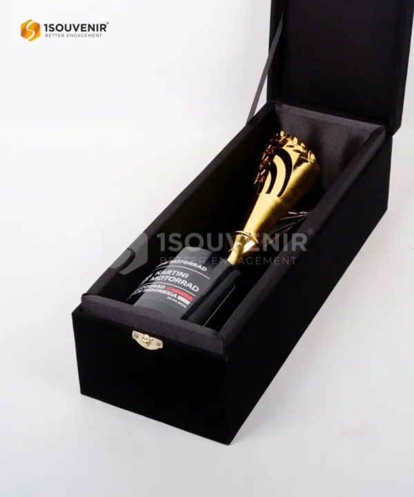 DETAIL2-PP343 Trophy Kartini Motorrad