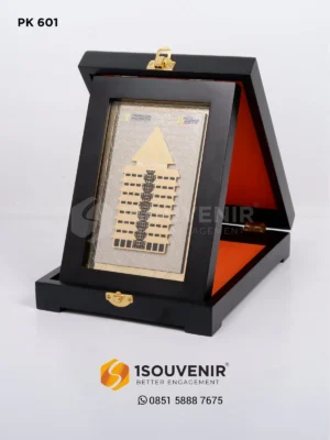 PK601 Wooden Plaque Universitas Indonesia