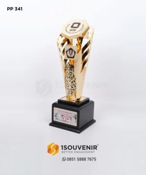 PP341 Trophy KPP Pratama Surabaya