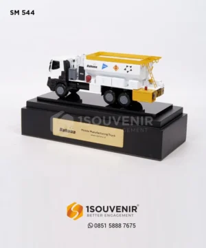 SM544 Miniature Mobile Manufacturing Truck