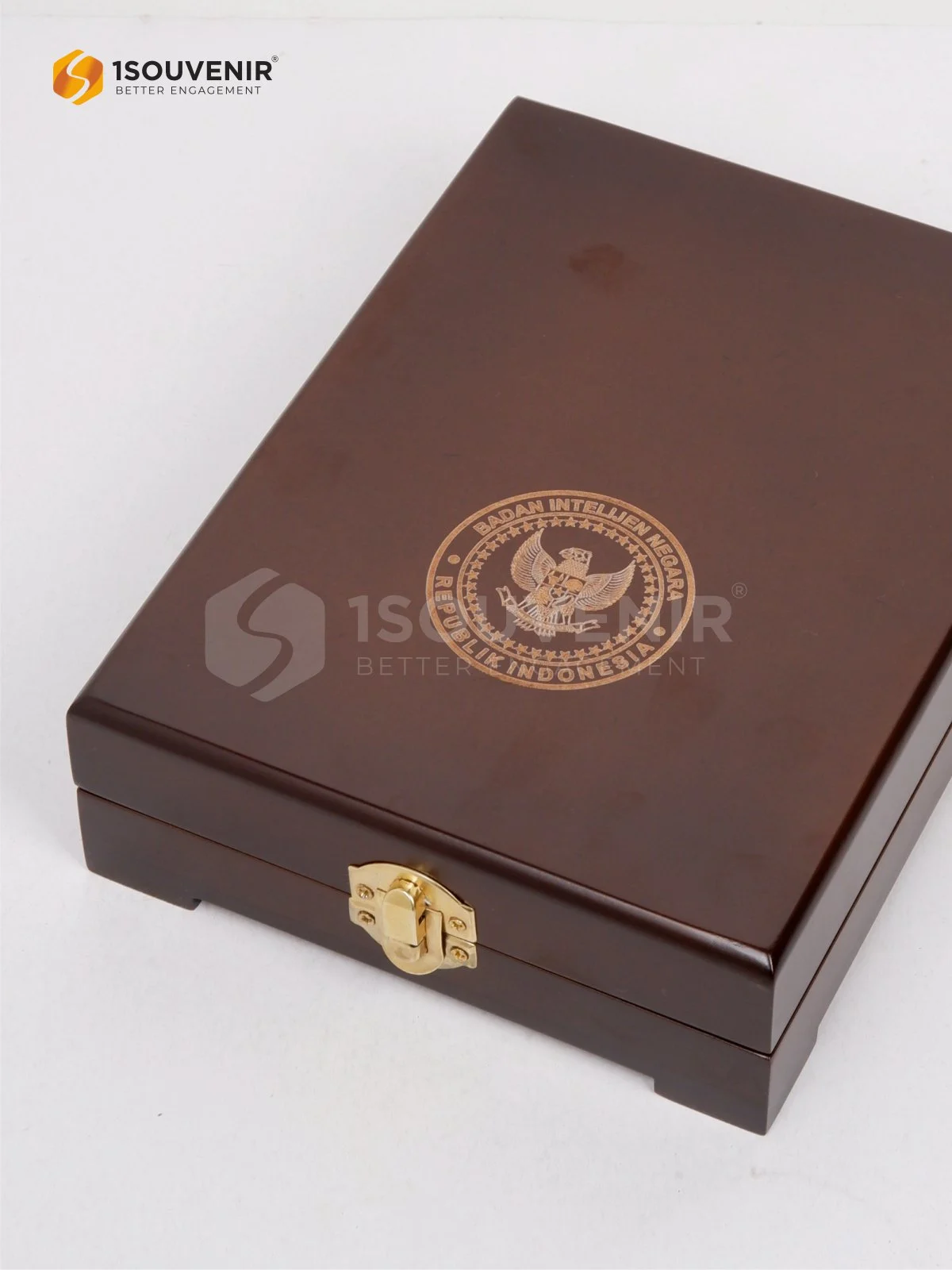 DETAIL2-PK623 Wooden Plaque Deputy for Intelligence