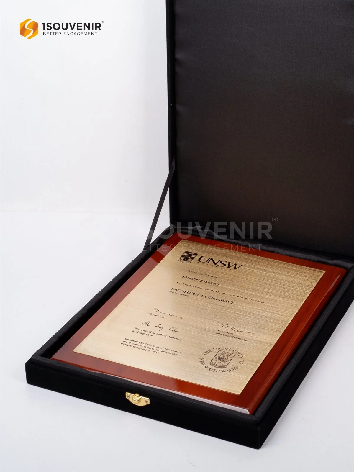 DETAIL2-PK634 Wooden Plaque UNSW Australia