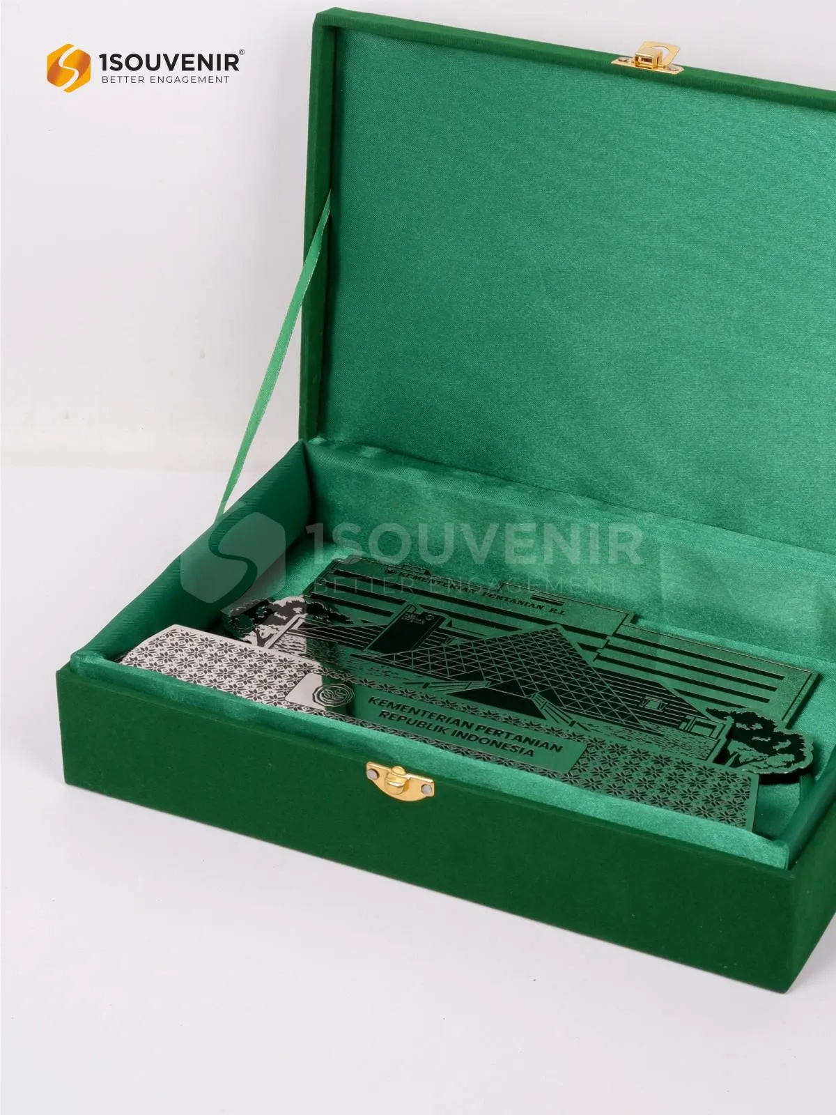 DETAIL2-PL339 Metal Plaque Ministry of Agriculture