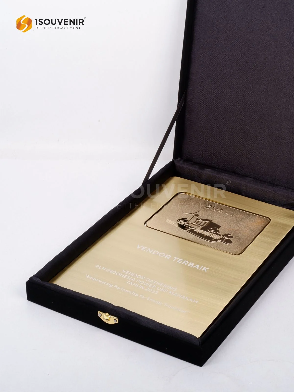 DETAIL2-PL348 Metal Plaque Vendor Gathering PLN