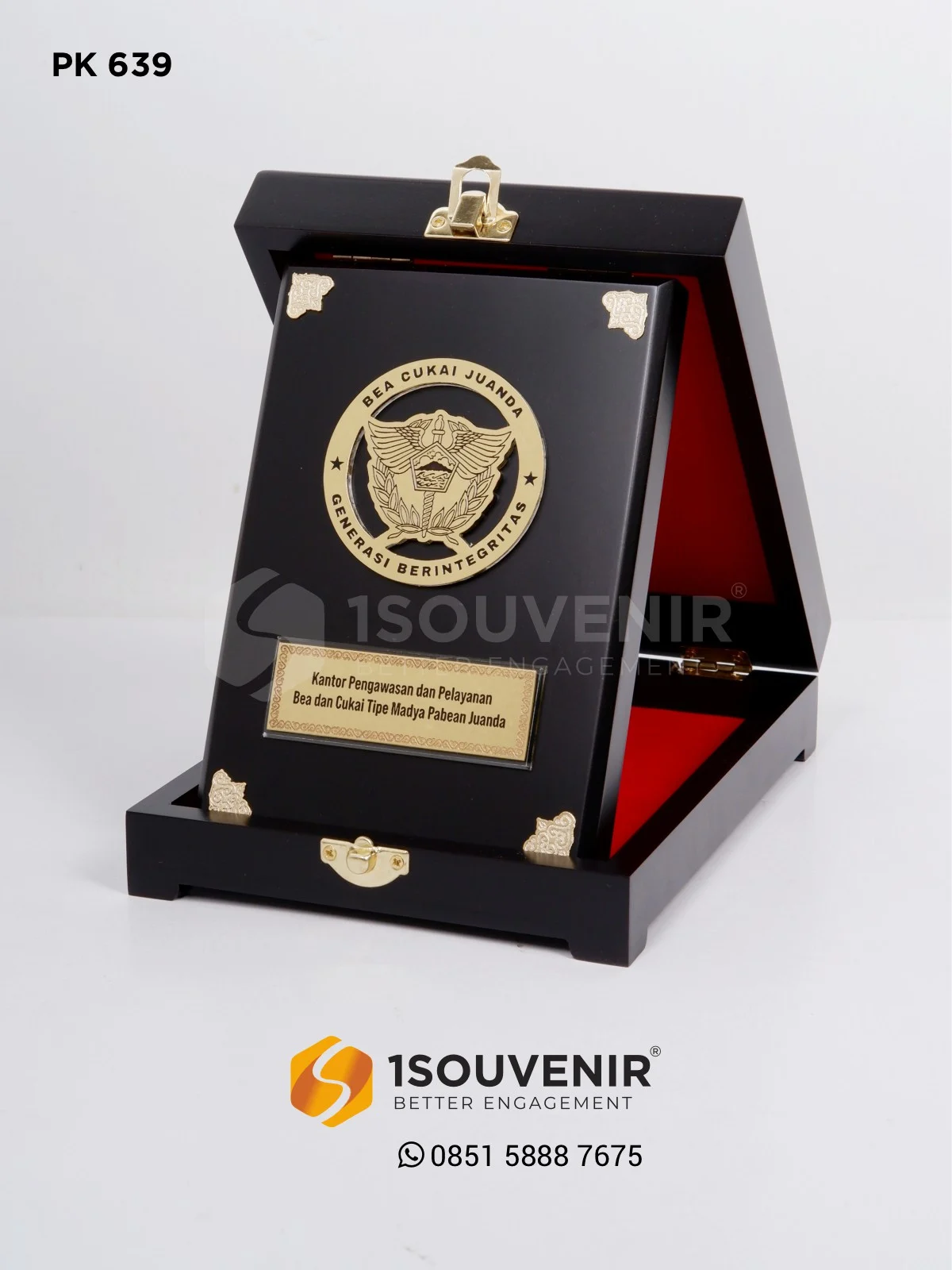 PK639 Wooden Plaque Bea Cukai Madya