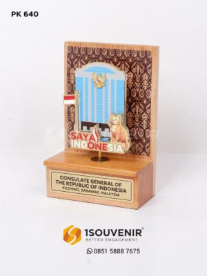 PK640 Wooden Plaque KJRI Kuching