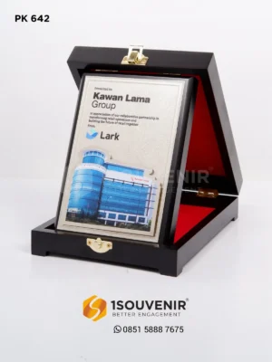 PK642 Wooden Plaque Kawan Lama Group